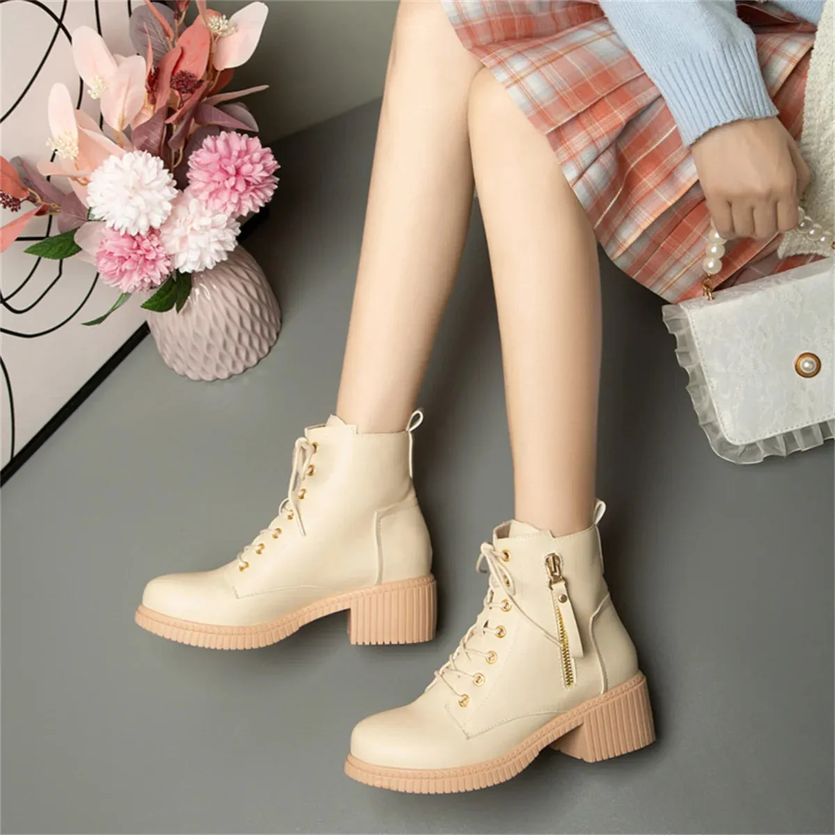 Sohiwoo French Retro Style Girls Shoes Autumn And Winter Thick Heeled Lace Up Martin Boots Thick Soles Round Head 5cm Short Heel Boots